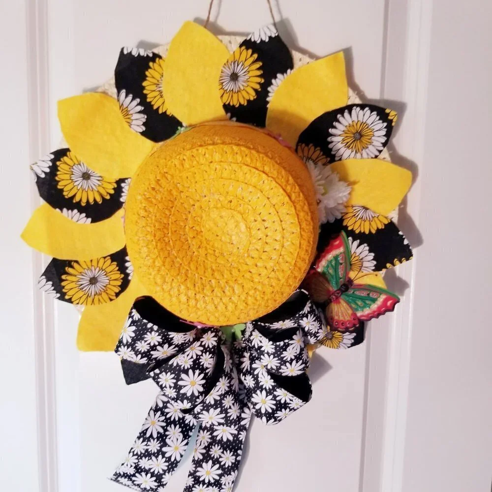 Daisy Hat Wreath Door or Wall Decor